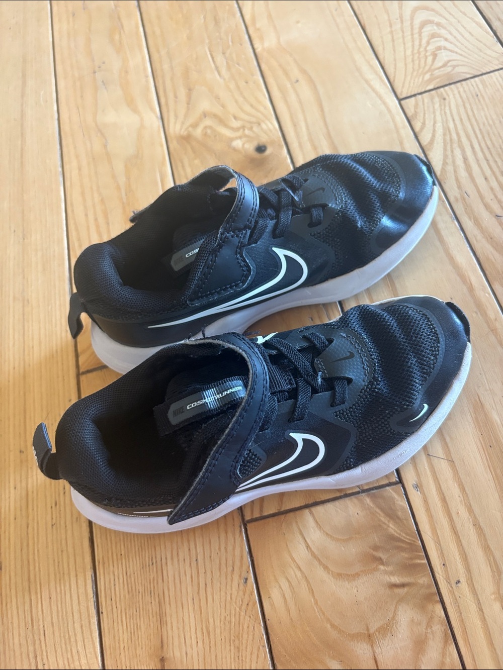 Nike Black and White Kids Sneakers with Velcro Strap